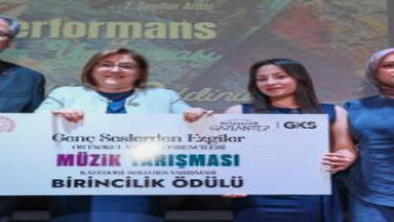 Gaziantep'te genç yetenekler ödüllerine kavuştu