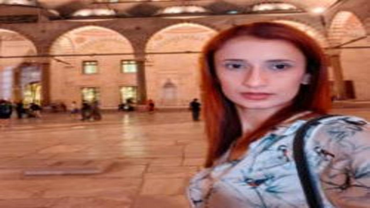 Eylül'den 2 aydır haber yok! Annesi sokak sokak evladını arı