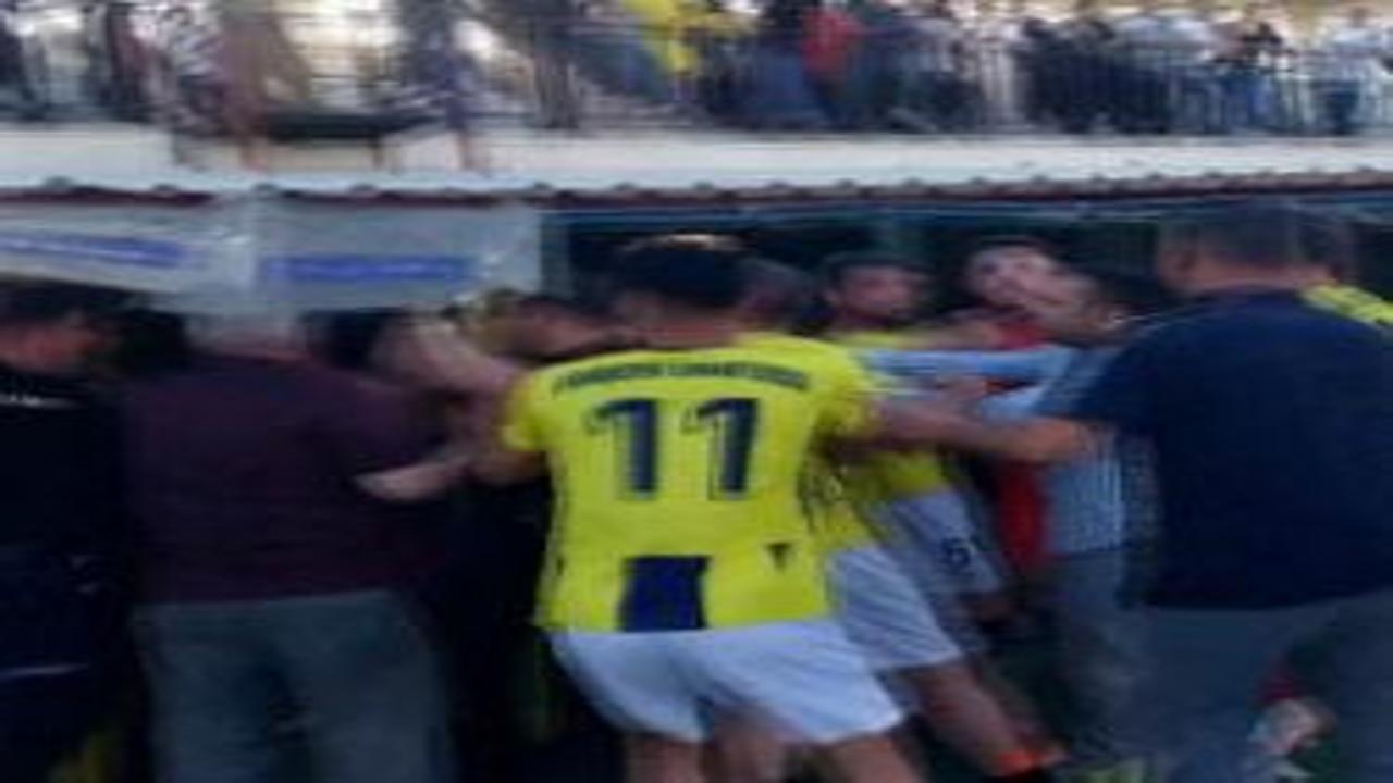 Şampiyonluk maçı sonrası .çıkan kavgada kartlar ha