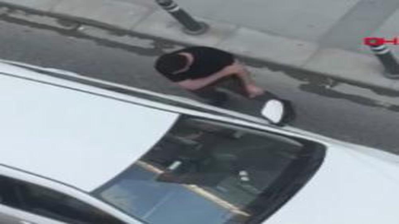 Avcılar'da kazaya neden olan sürücünün otomobiline yumruk at