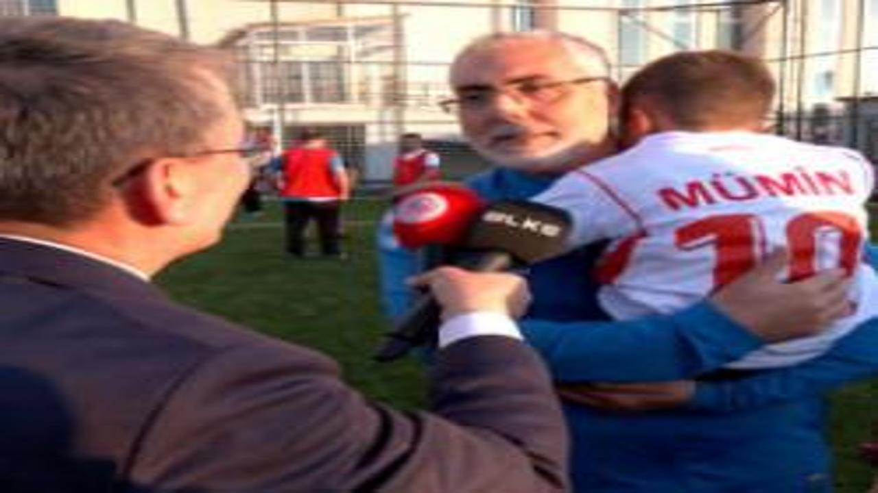 Bakan Işıkhan Filistinli Gazi Mümin ile futbol oynadı