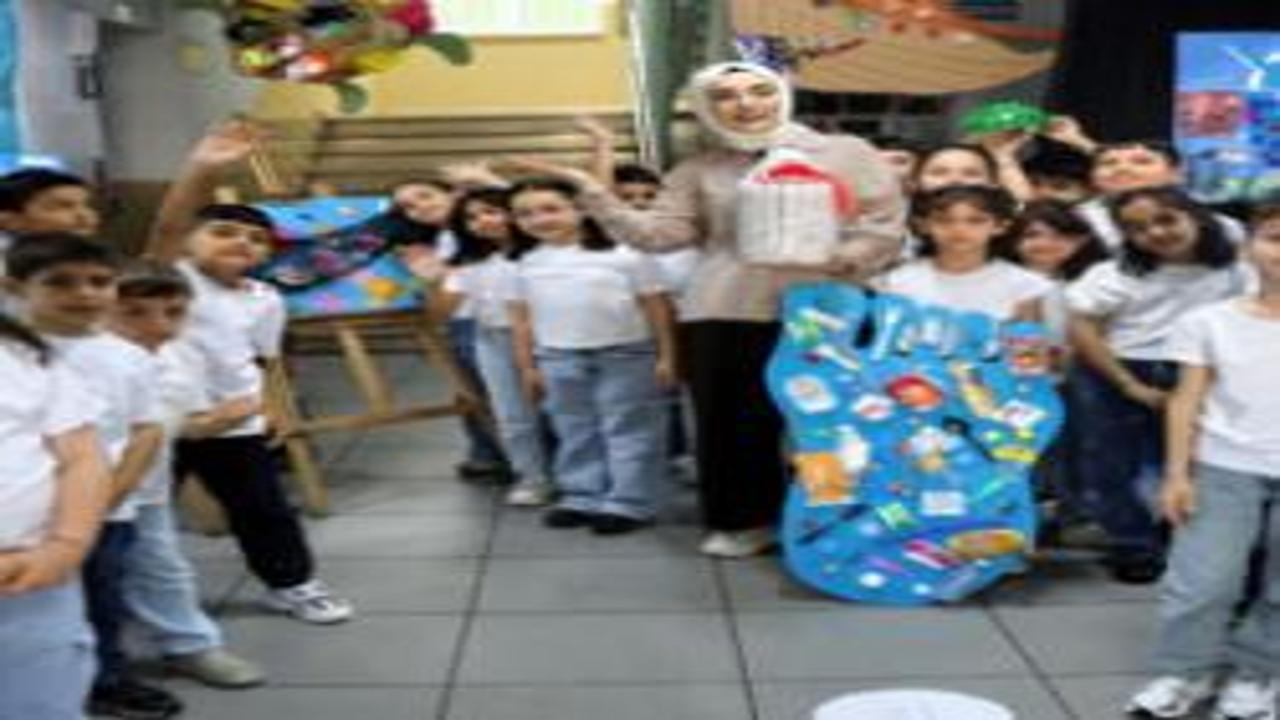 Çocuklardan deniz kirliliğine dikkat çeken sergi