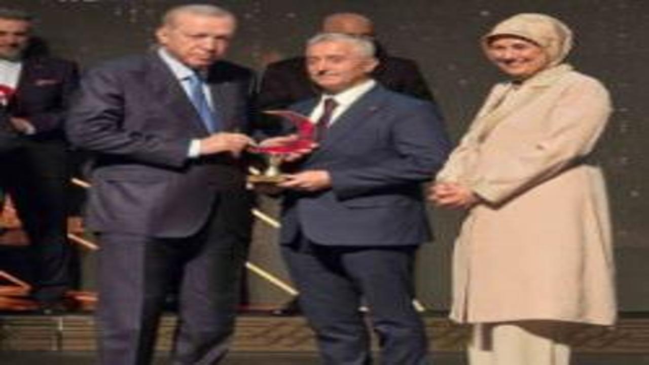 Cumhurbaşkanı Erdoğan’dan Tahmazoğu’na birincilik ödülü