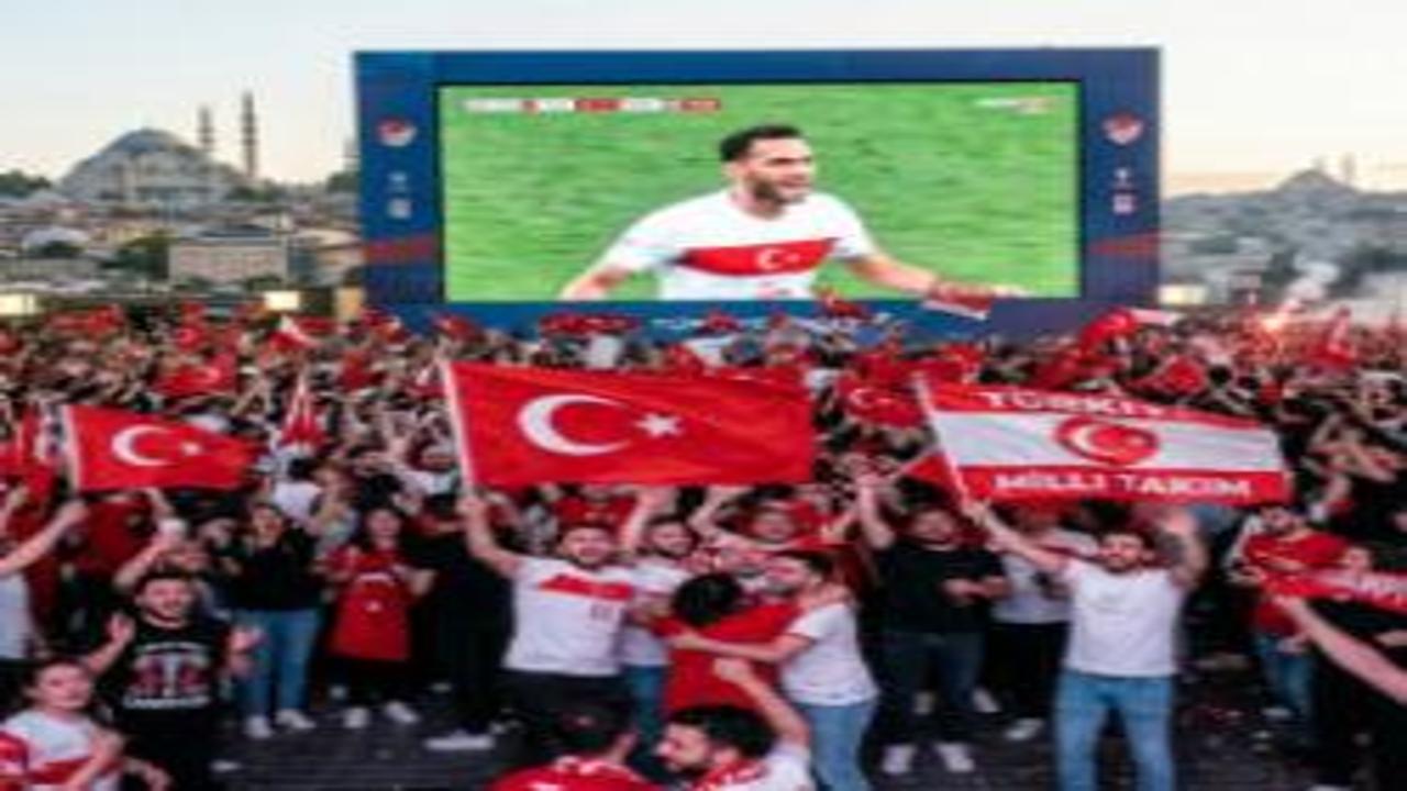 Dünya Kupası milli maç izleme yerleri! Dev ekran kuruluyor: İlçe ilçe tam liste