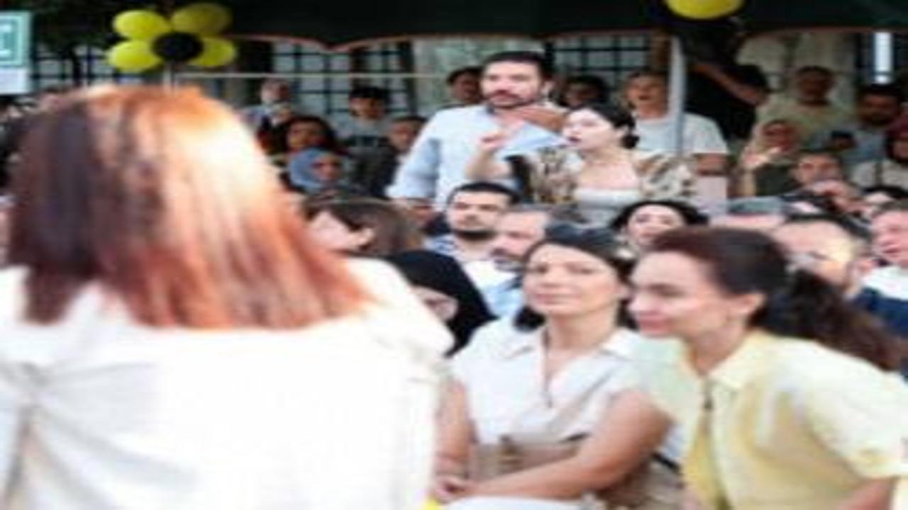 İstanbul Erkek Lisesi mezuniyet töreninde provokasyona DES't