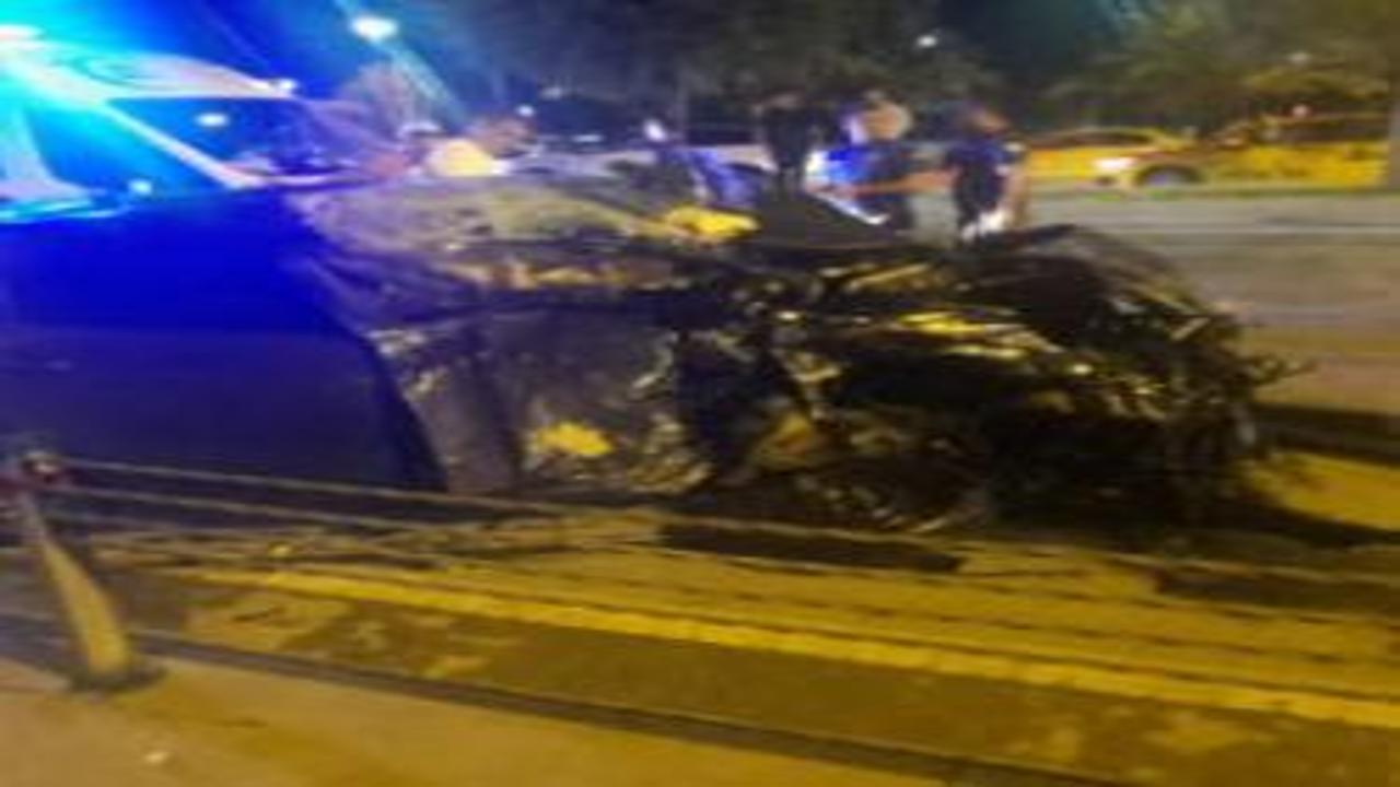 İstanbul'da korkutan kaza! İki araç bir anda alev topuna döndü