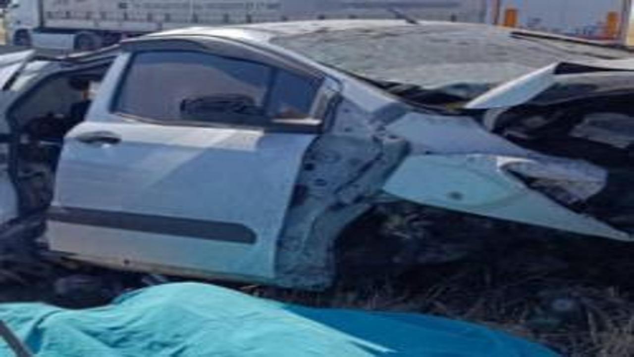 Mardin'de hafif ticari araç bariyere çarptı: 1 ölü, 2 yaralı