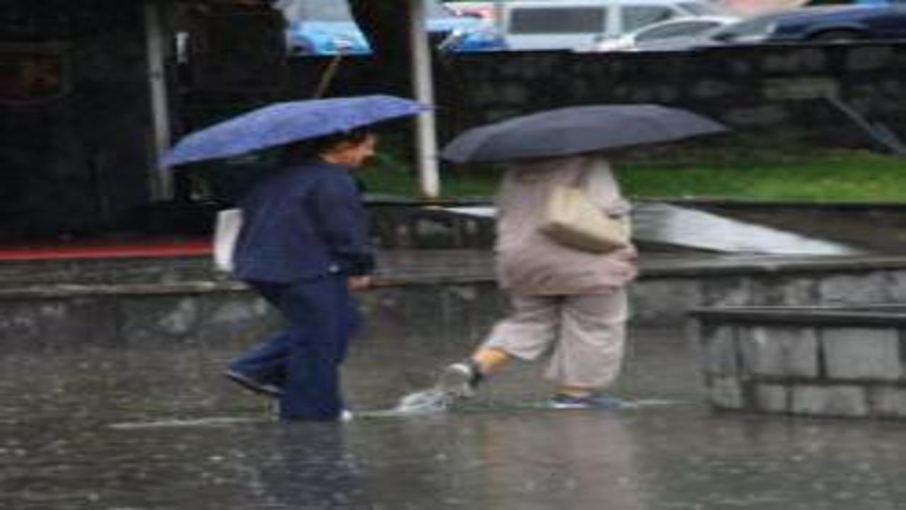 Meteoroloji kuvvetli yağış uyarısı: 2 bölgeye dikkat! Öğlede