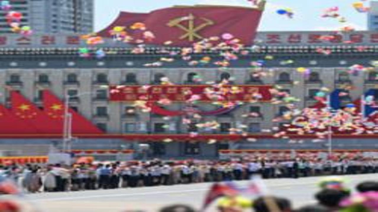 Pyongyang'da tarihi buluşma: Kim, Şi Cinping'i törenle karşı