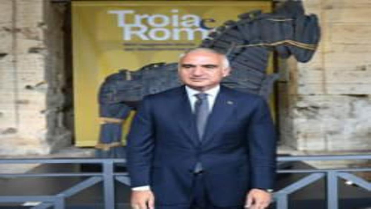 Roma'nın kalbi Kolezyum'da Troya'nın hikâyesi dünyayla buluştu