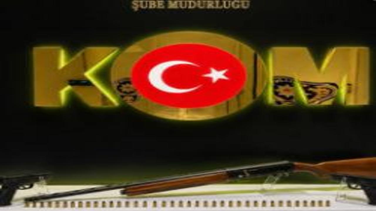 Denizli’de yasa dışı silah ticaretine darbe: Operasyonda 3 zanlı tutuklandı!