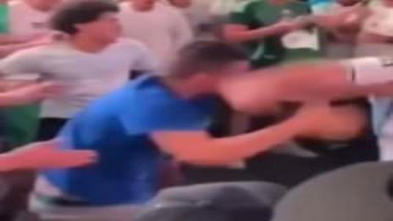 ABD'nin en ünlü meydanı savaş alanına döndü! 2 ülke taraftarları birbirine girdi