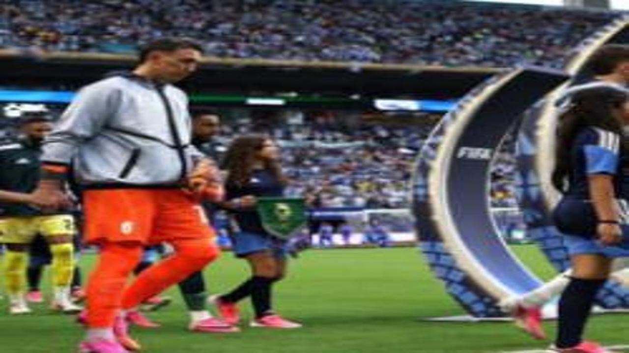 Muslera rekor kırmaya devam ediyor! 40 yaşında tarihe geçti