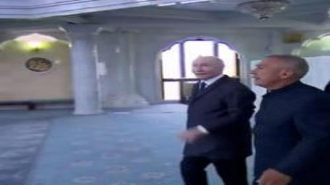 Putin'den Kazan'da cami ziyareti: İslam dünyasına saygı duruşu çok konuşuldu