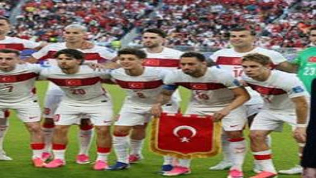 ABD maçı öncesi taraftarlardan teknik direktör Montella'ya "Evine git" tepkisi