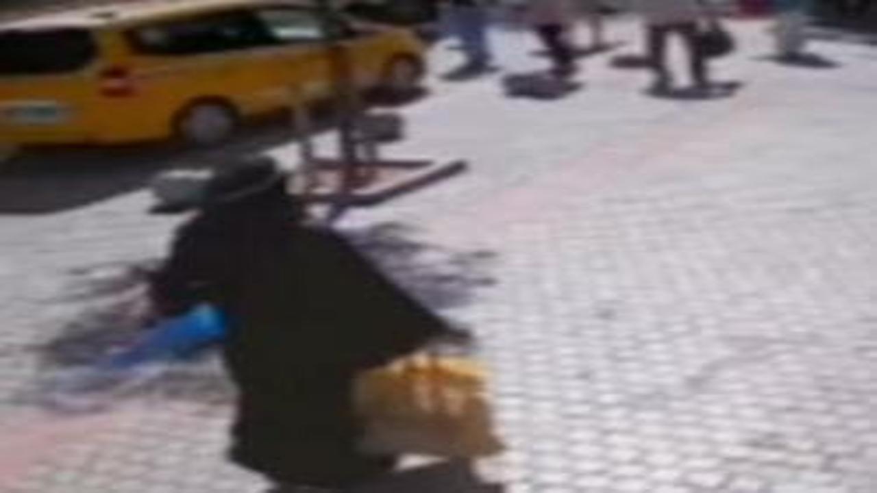 Genç avukat taksinin altında kaldı! Zamanla yarış anlarında herkes seferber oldu
