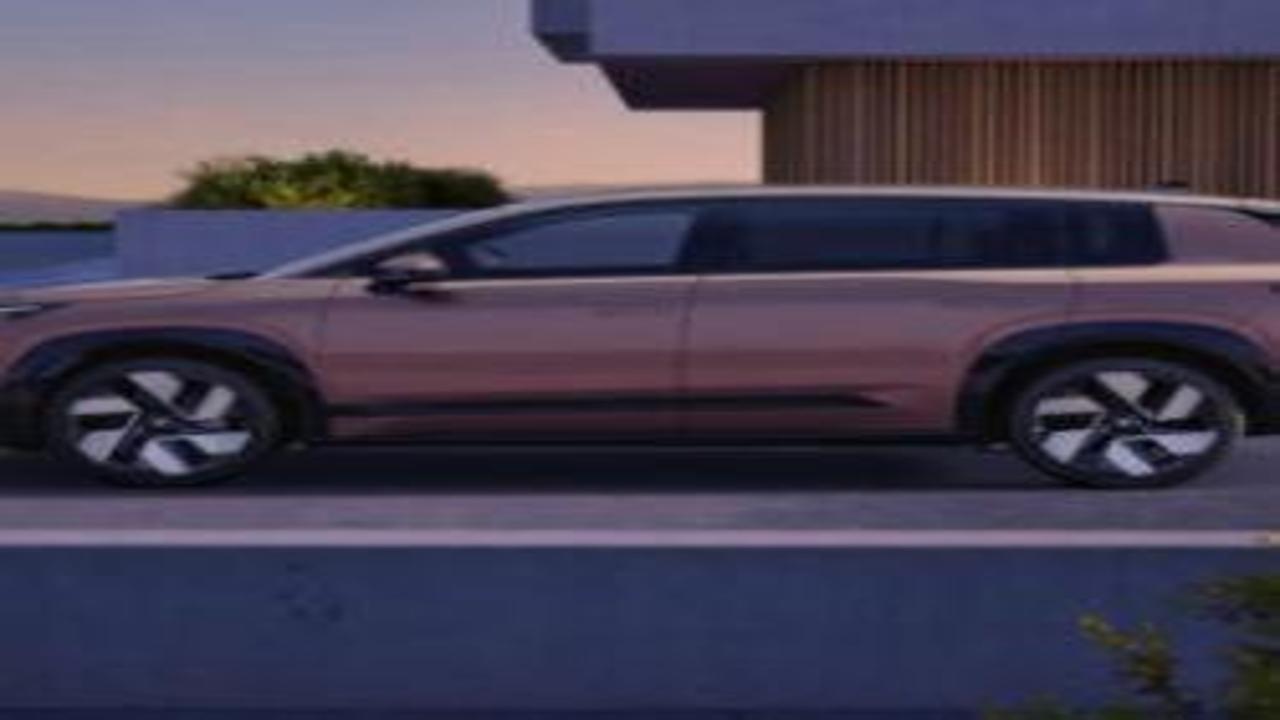 Skoda tarihinin en büyüğü sahneye çıktı: 7 koltuklu dev SUV 'Peaq' tanıtıldı!