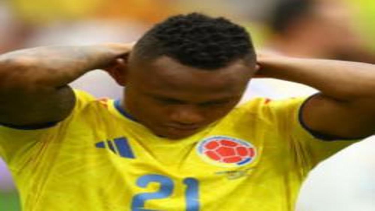 Daha önce futbolcu öldürmüşlerdi! Gol kaçıran yıldız ülkesine giremiyor