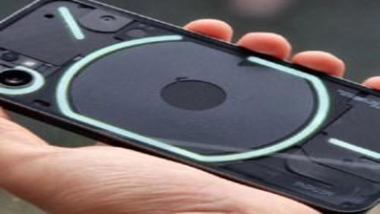 Sevilen telefon tarihe karışıyor! Ünlü marka fişini çekti