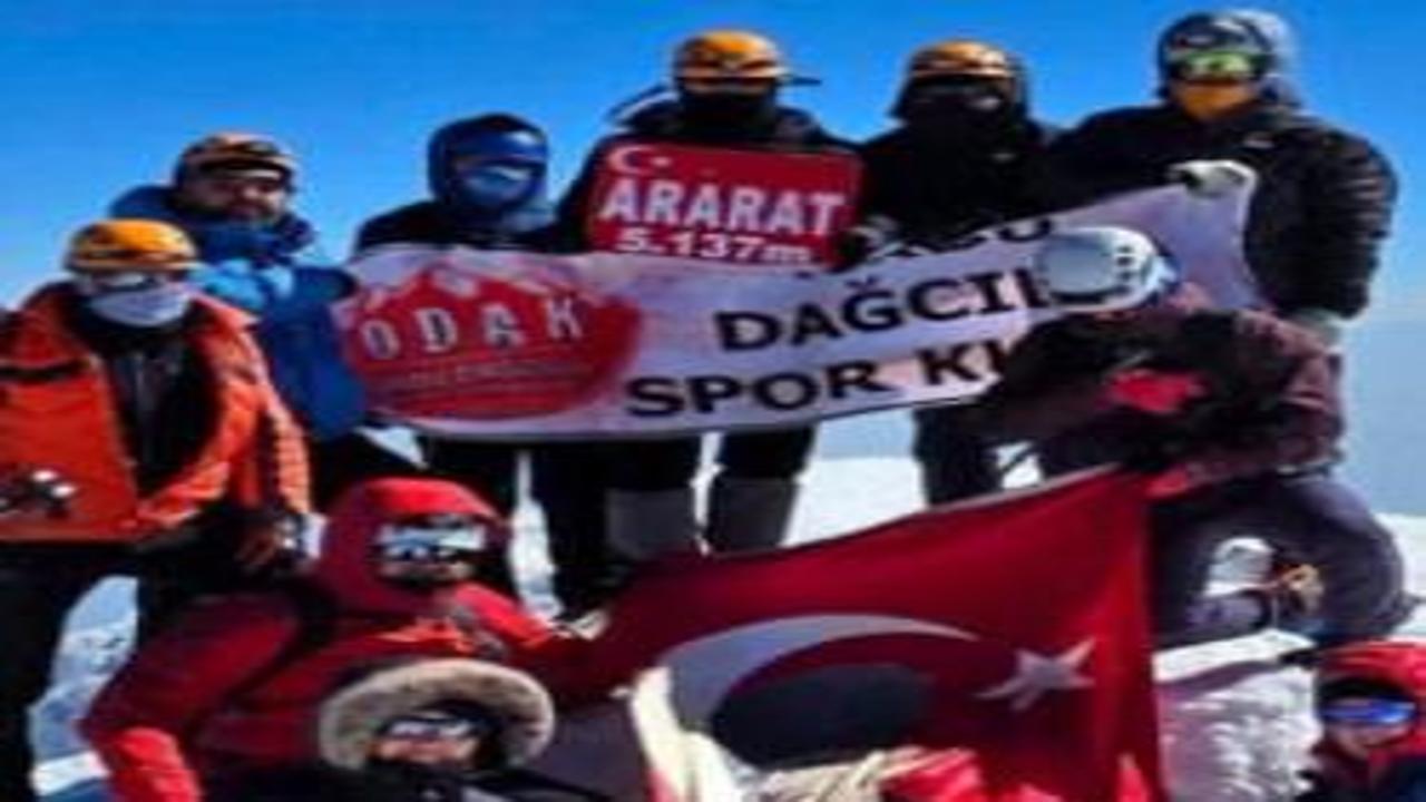 Ordulu dağcılar, Türkiye'nin 'çatısına' ulaştı!