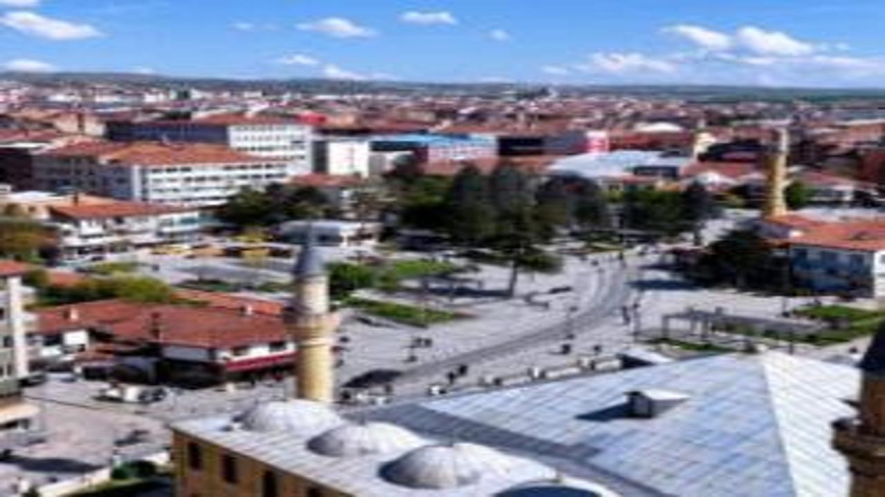 Çorum Tarihi Kent Meydanı yenilendi: Bakan Kurum o görüntüleri paylaştı