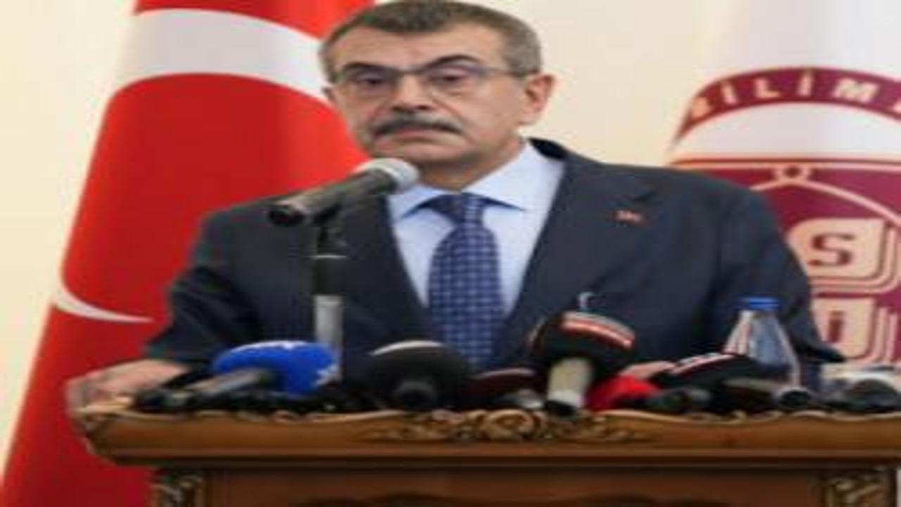 Bakanı Tekin'den "öğretmenlerin mesleki çalışma programına" ilişkin paylaşım