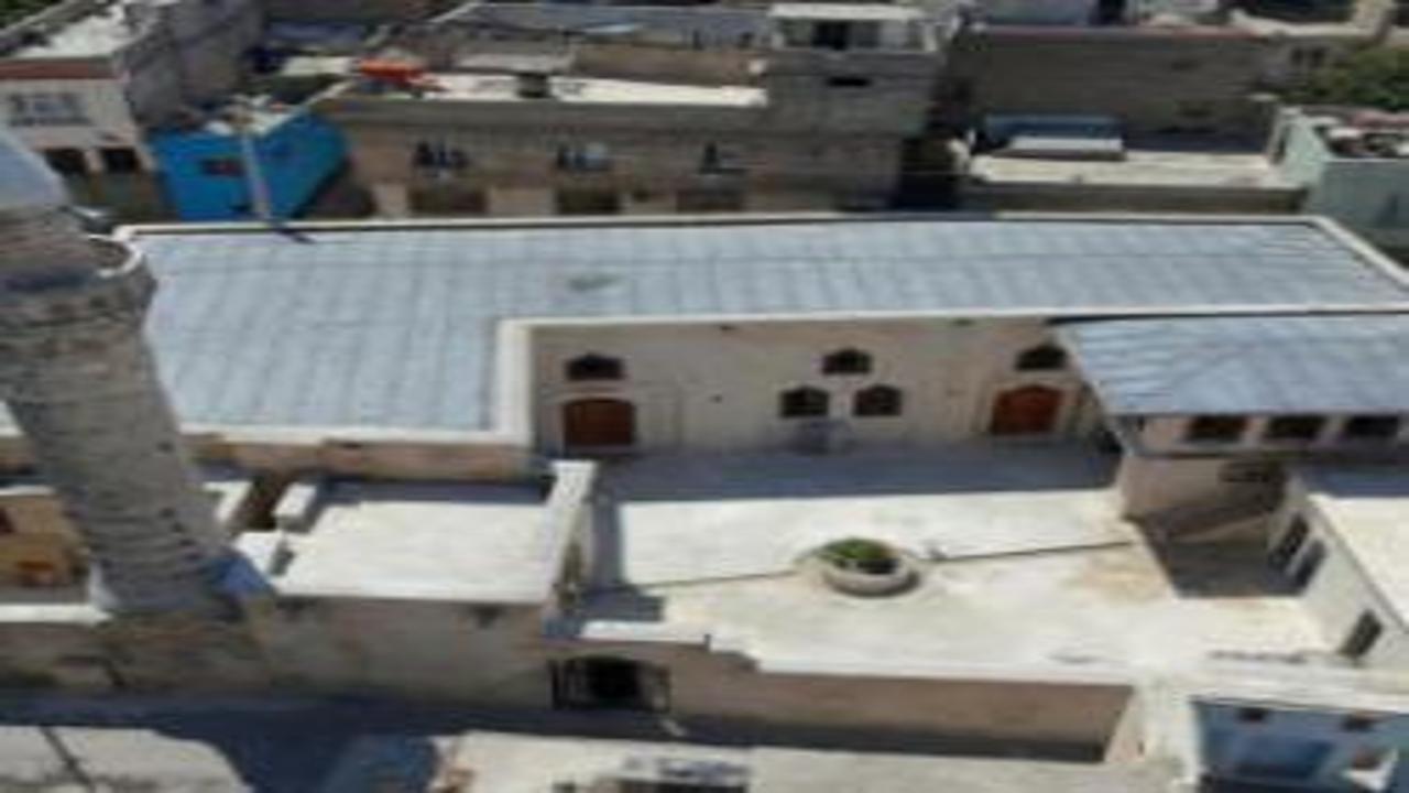 Depremde hasar gören iki tarihî cami Mevlid Kandili’nde yeniden ibadete açılıyor