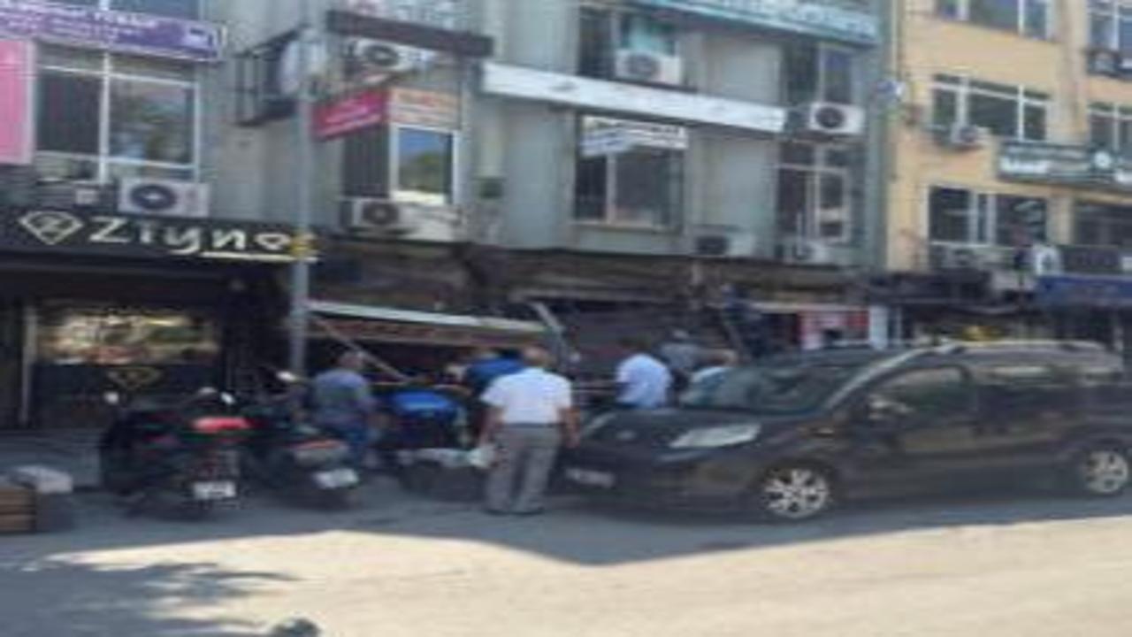 Gölcük'te klima montajı sırasında çökme: 2 usta yaralandı