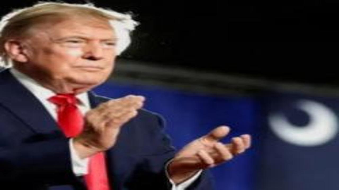 Trump şimdi de bir ülkenin gölüne taktı