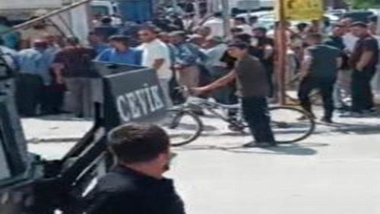 Van'da 2 aile birbirine girdi: Polisten TOMA ve gazlı müdahale