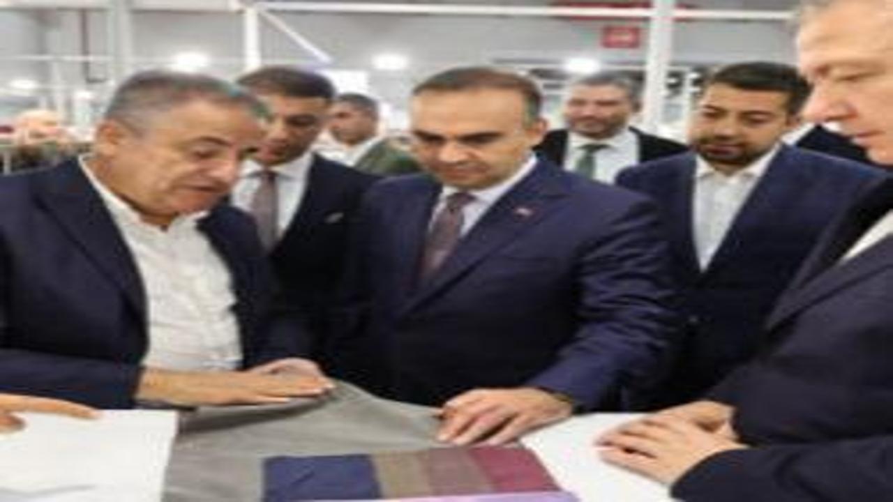 Bakan Kacır'dan Texhıbıtıon İstanbul Kumaş, İplik ve Tekstil Aksesuarları Fuarı’nı ziyaret