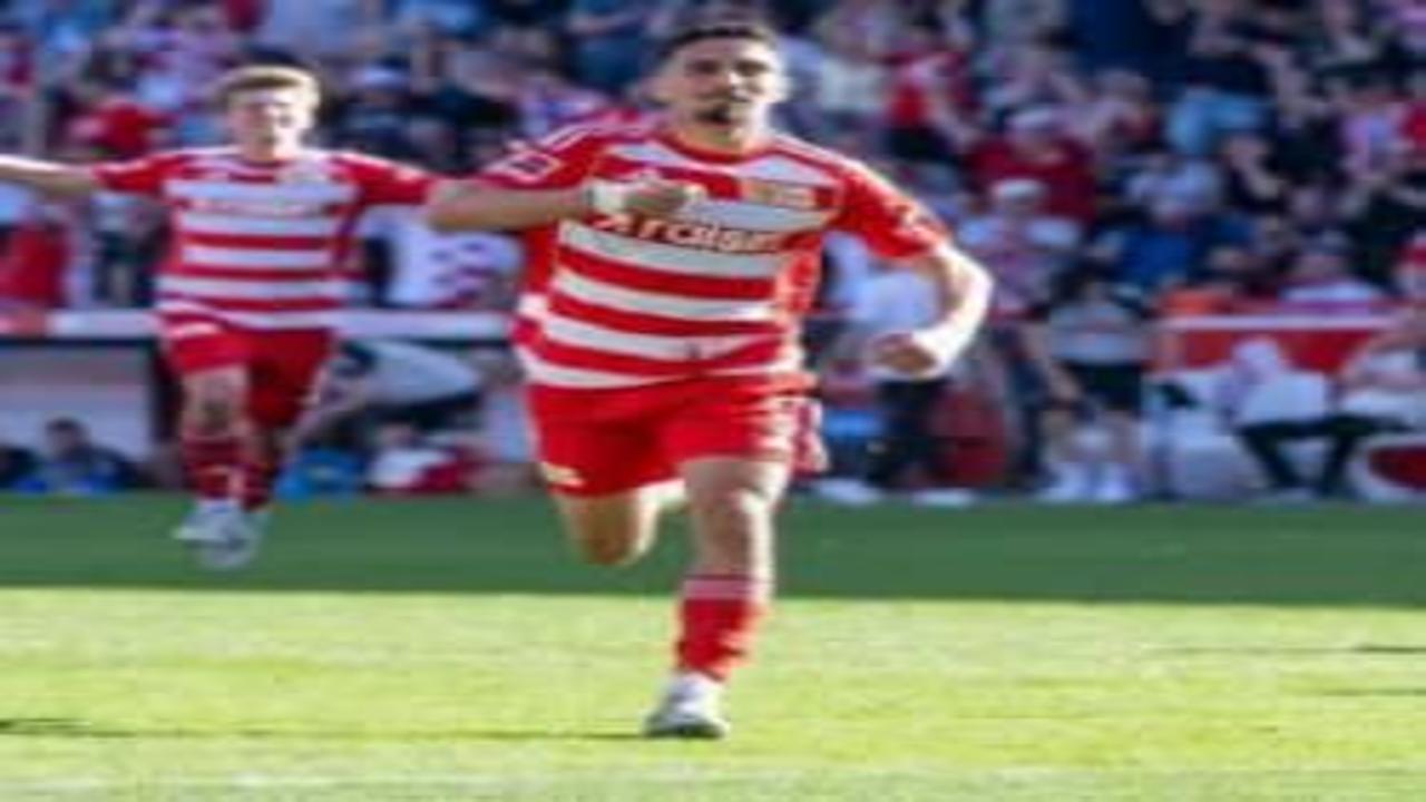 Avrupa'da oynayan Türk yıldız Süper Lig'de tuttuğu takımı açıkladı!