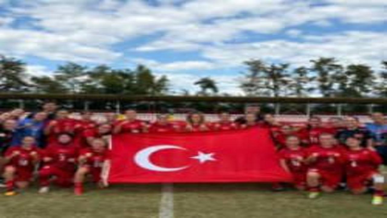 15 Yaş Altı Kız Milli Futbol Takımı, UEFA Gelişim Ligi'nde şampiyon!