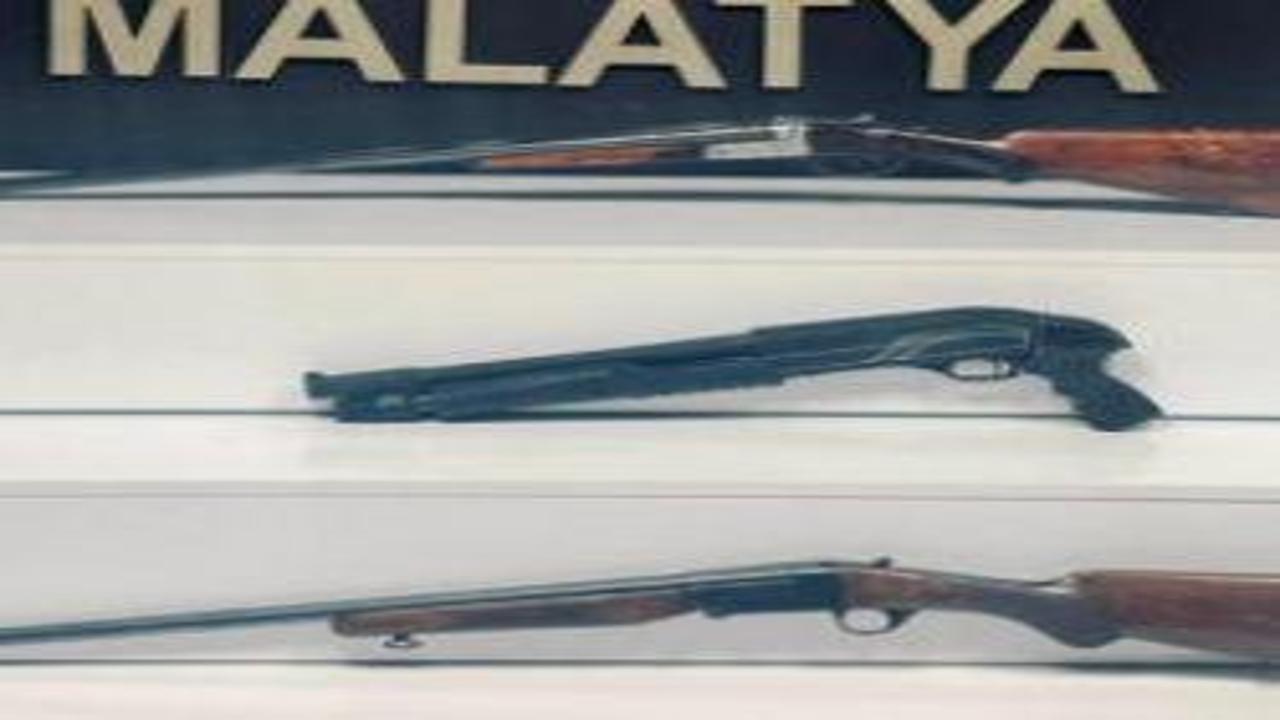 Malatya’da silah kaçakçılarına şafak baskını: Cephanelik ele geçirildi!