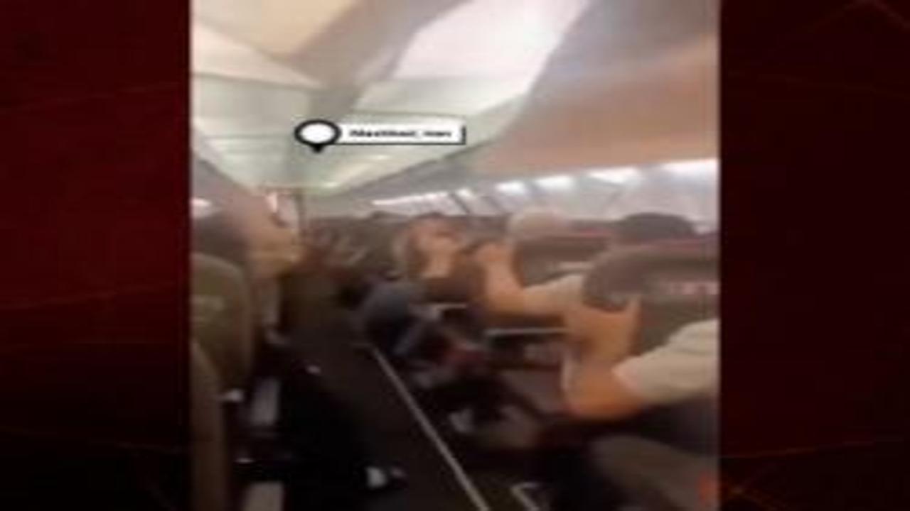 İran'da gökyüzünde dehşet: İniş takımı patlayan uçağın tavanı çöktü!