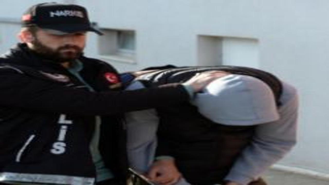 Adana'da zehir tacirlerine operasyonda 5 şüpheli tutuklandı