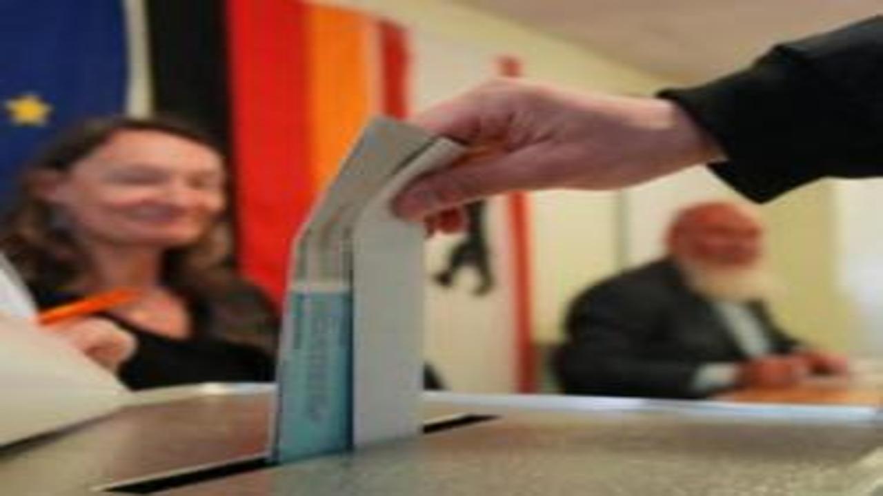 Almanya'da kritik seçim günü! Merz partisini acil toplantıya çağırdı