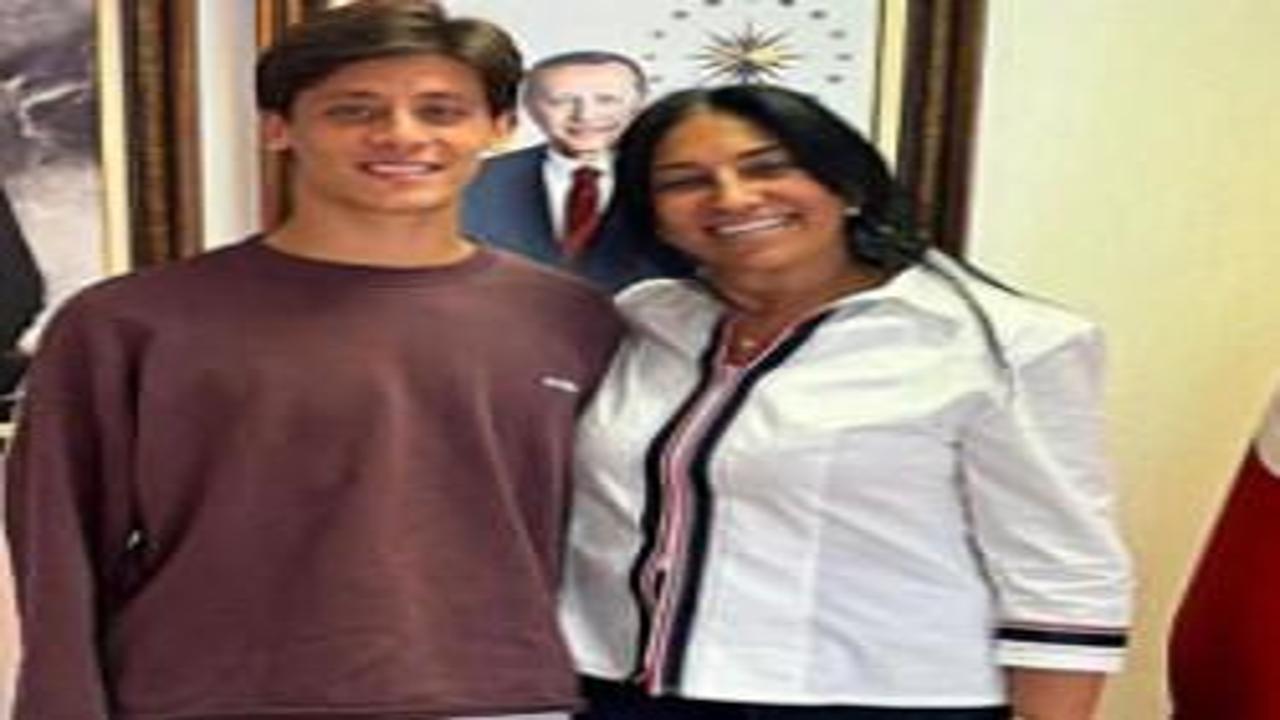 Arda Güler'den Madrid Büyükelçiliği'ne ziyaret!