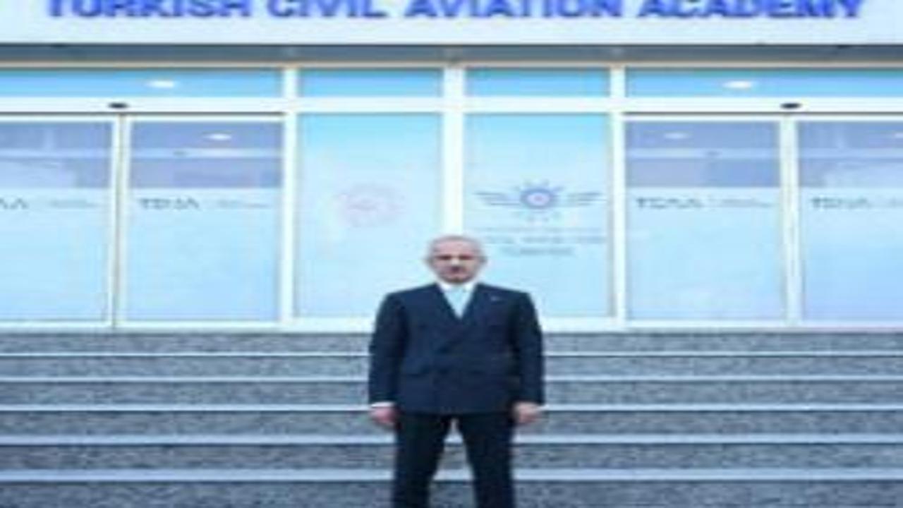Bakan Uraloğlu, havacılıkta sürdürülebilir yakıt hedeflerini açıkladı