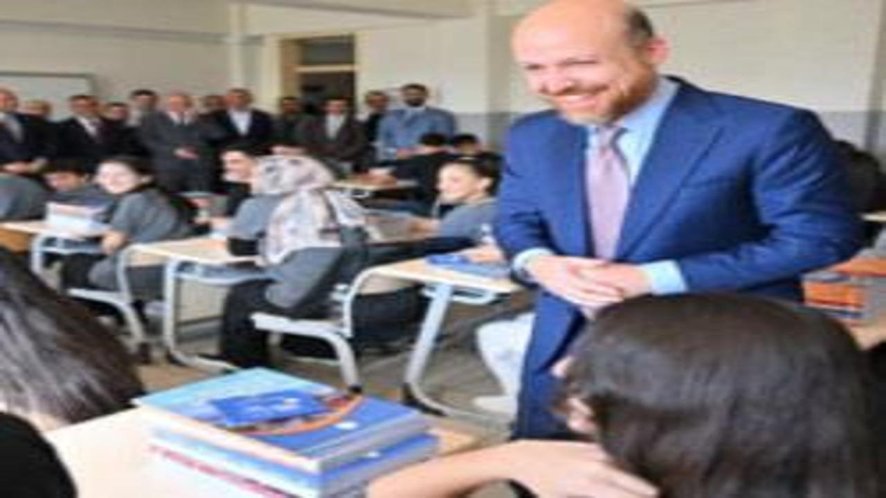 Bilal Erdoğan, Diyarbakır’da öğrenci ve öğretmenlerle buluştu! Gençlere net mesaj...