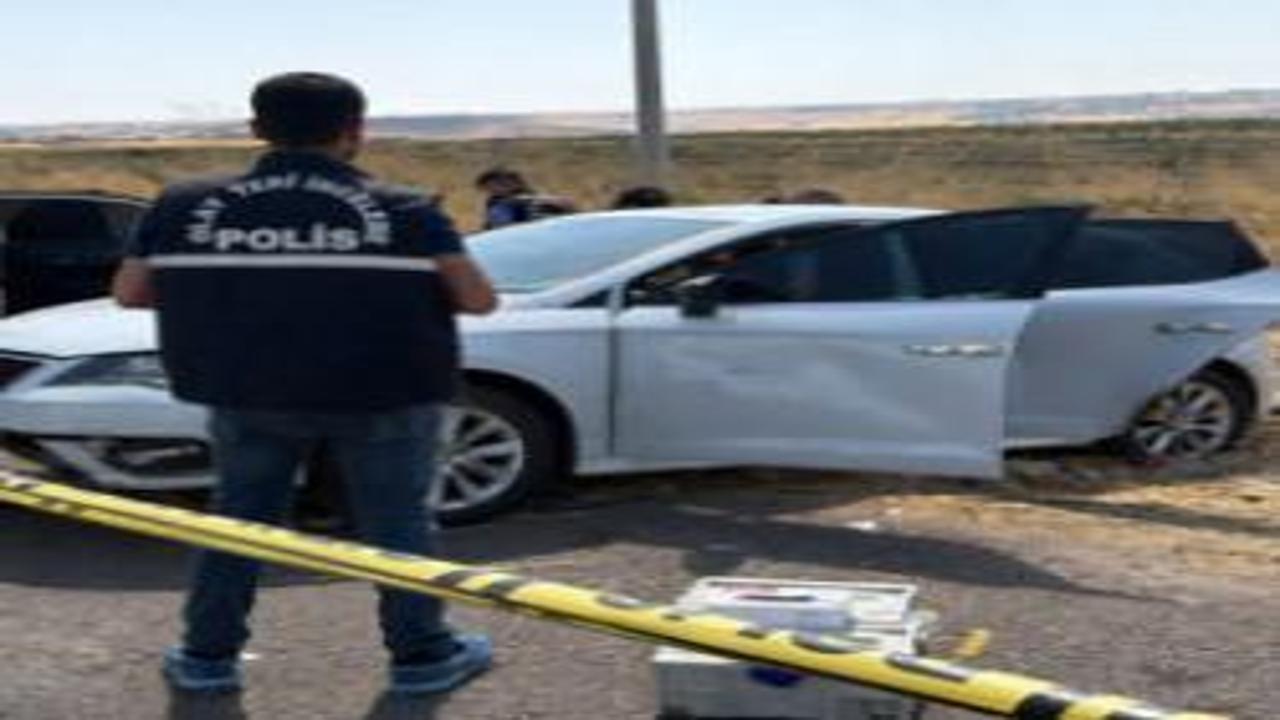 Diyarbakır’da eski eş dehşeti: Önce eşini vurdu, sonra polis aracına çarptı: 2 ölü
