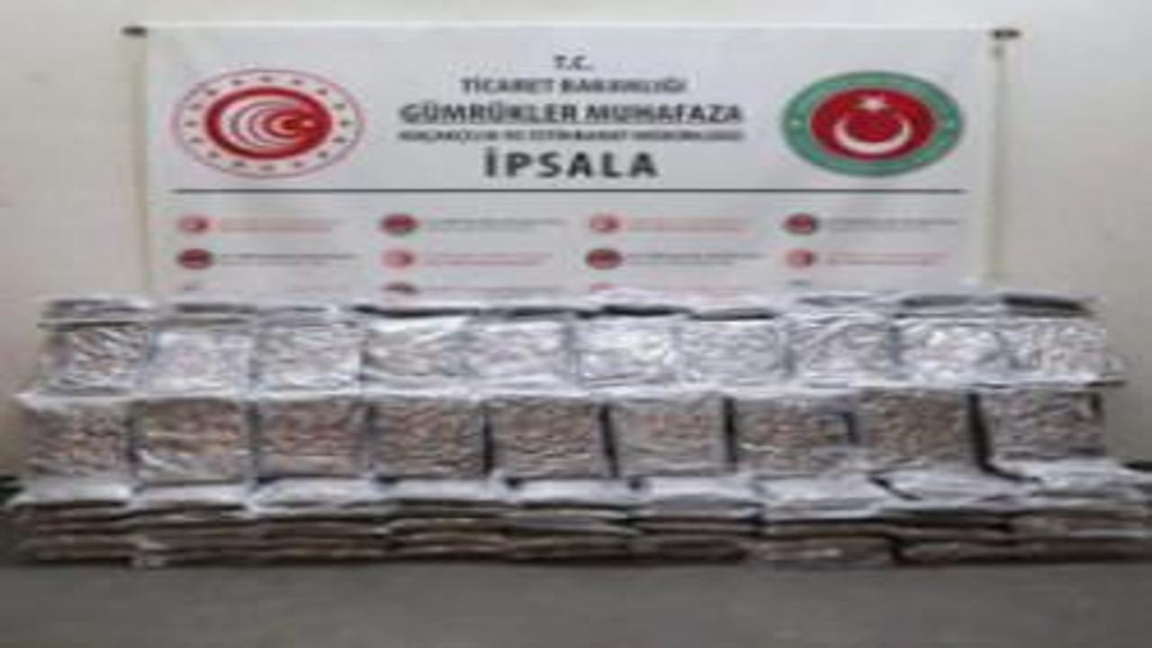 Edirne'de gümrük kapılarında 147 kilo esrar ve 27 kilo kokain ele geçirildi