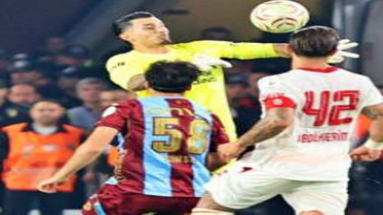 Galatasaraylı yıldız, taraftardan özür diledi: Utanç verici bir skor