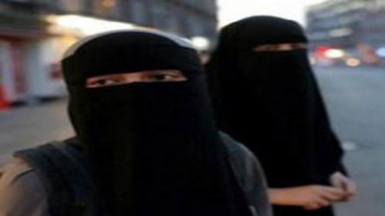 İtalya'da okullarda burka yasağı hazırlığı: Velilere dil öğrenme zorunluluğu getiriliyor