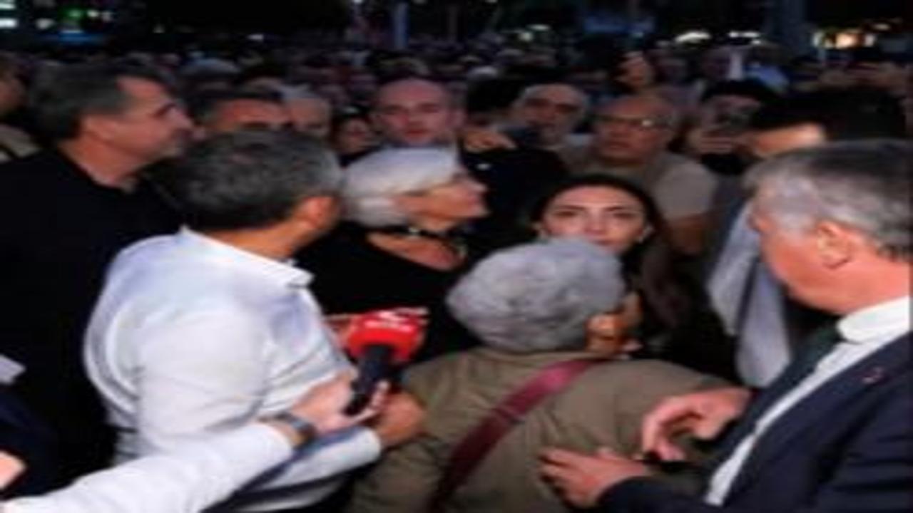 Özgür Özel'den bir günde iki skandal: Bir vatandaşı azarladı, bir vatandaşa lanet okudu