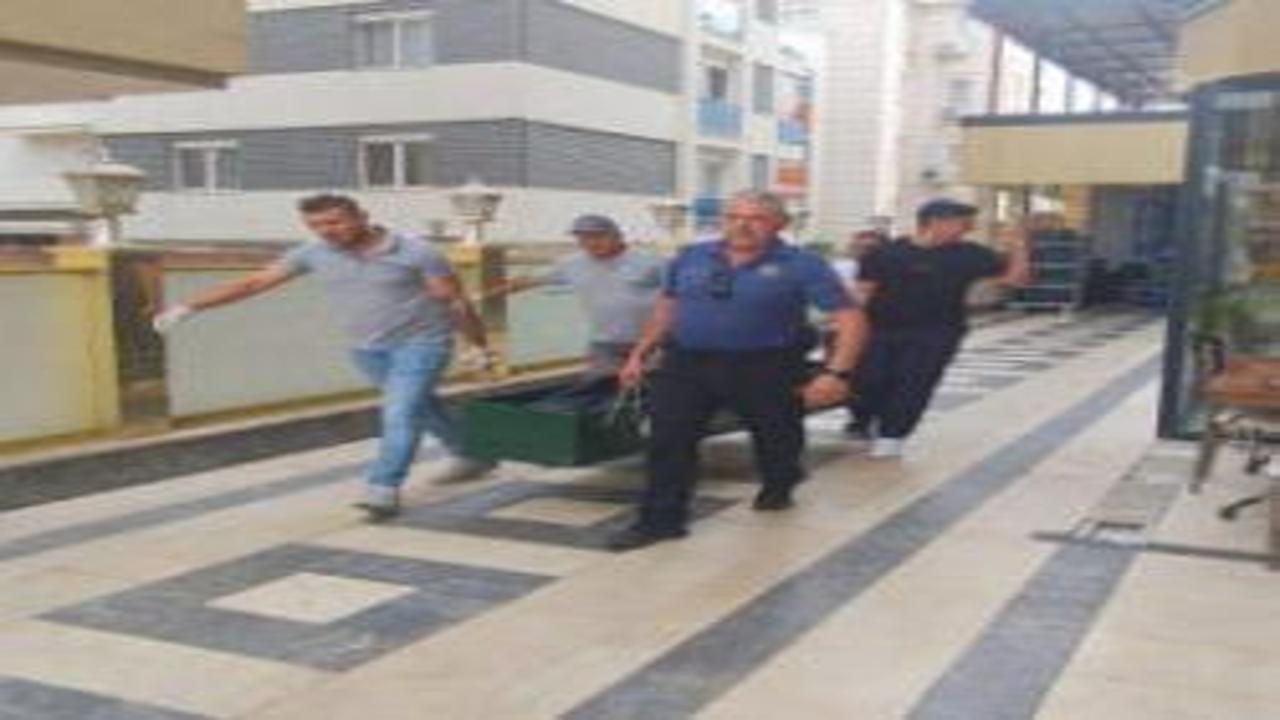 Rus turist Antalya'da otel koridorunda ölü bulundu