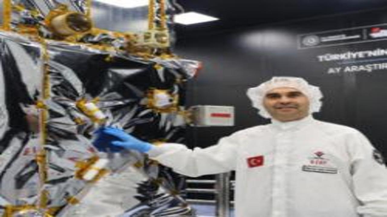 Türkiye Ay’a çıkıyor! Bakan Kacır müjdeyi verdi: İlk Müslüman ülke olacak