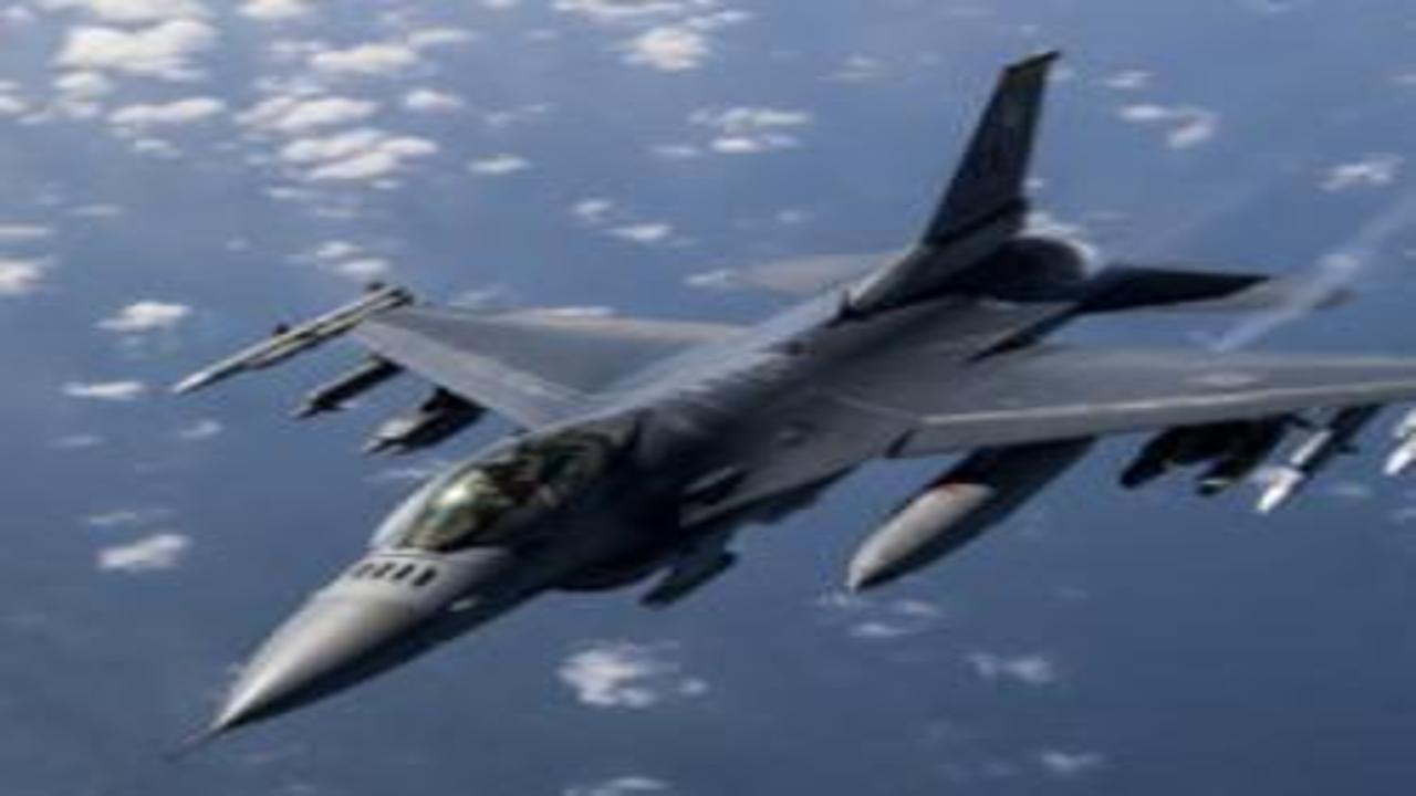 Almanya'da F16 düştü