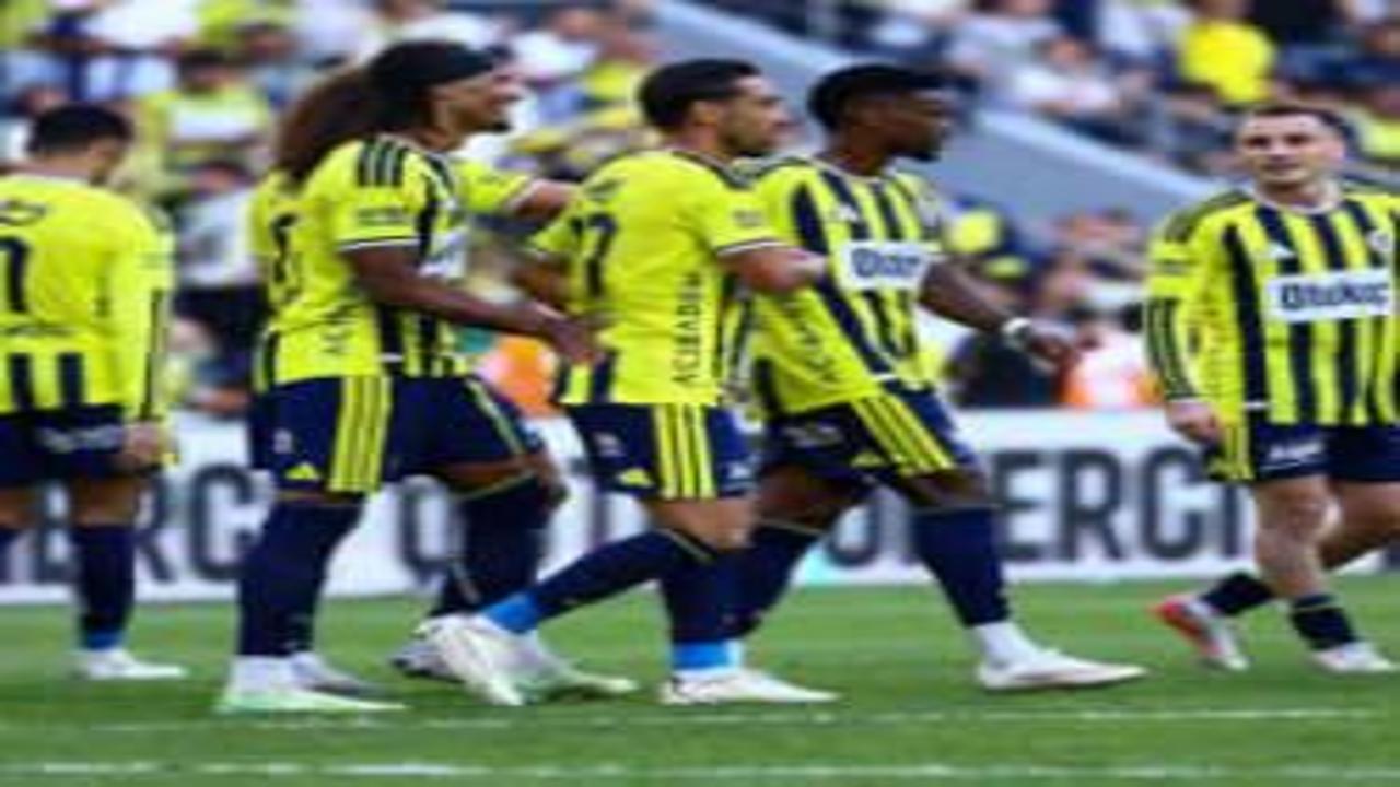 Avrupa, Fenerbahçe'nin rekorunu konuşuyor! 8-0'lık lig zaferi manşetleri salladı