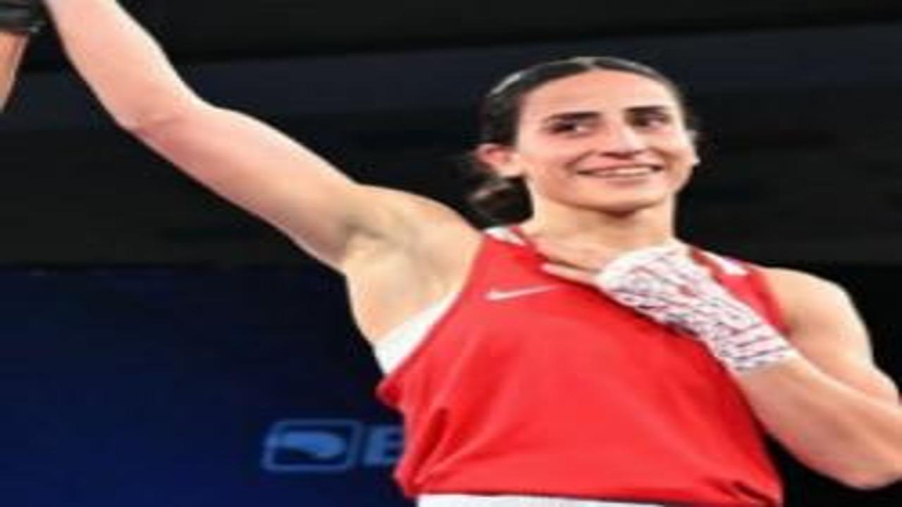 Elazığlı milli boksörümüz Sofya’da çeyrek finale yükseldi